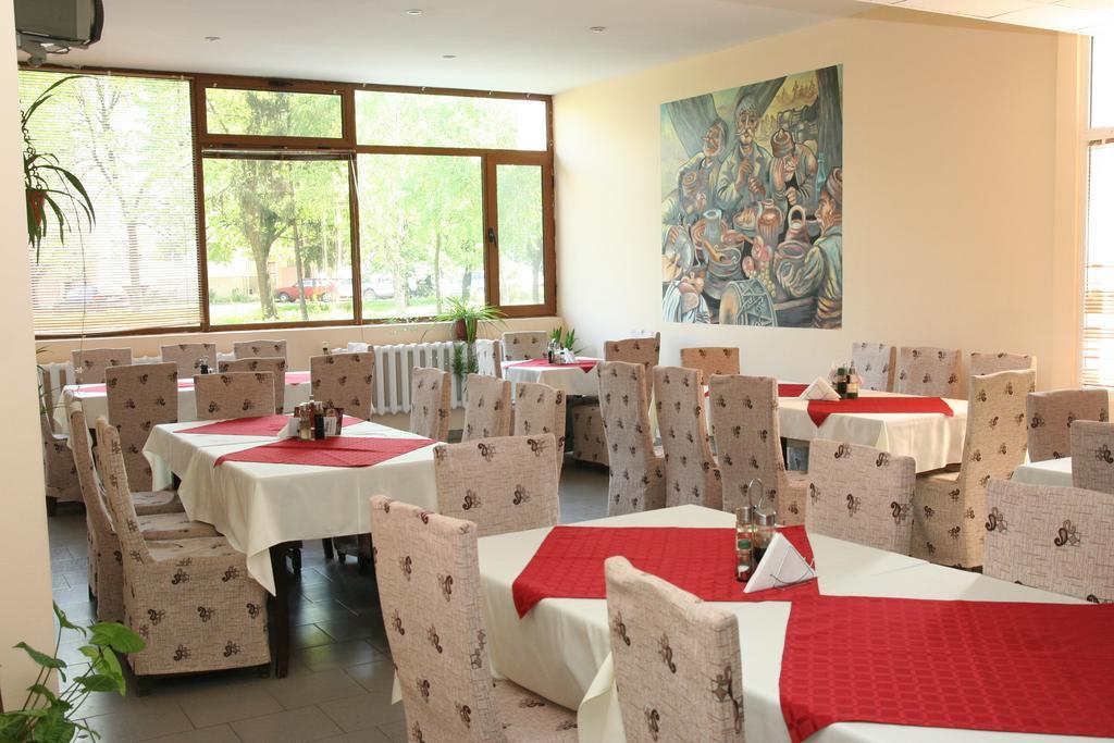 Interrum Hotel Razgrad Eksteriør bilde