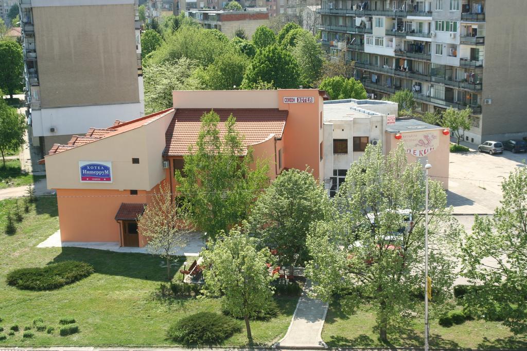 Interrum Hotel Razgrad Eksteriør bilde