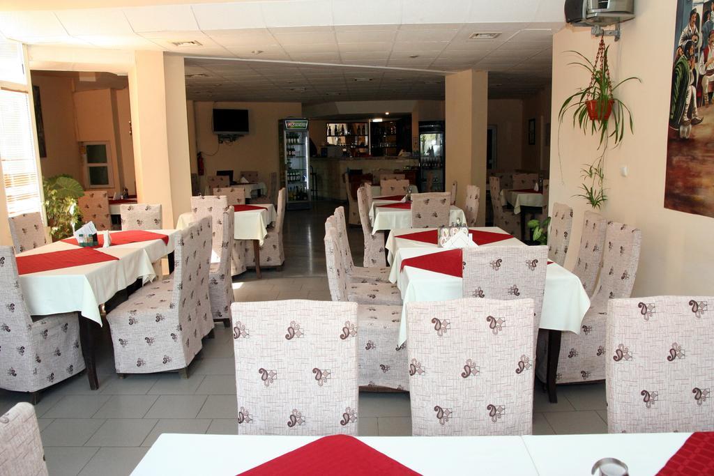 Interrum Hotel Razgrad Eksteriør bilde
