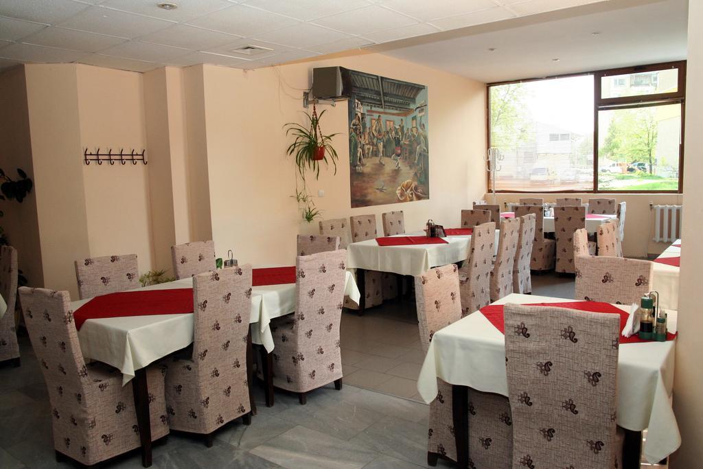Interrum Hotel Razgrad Eksteriør bilde