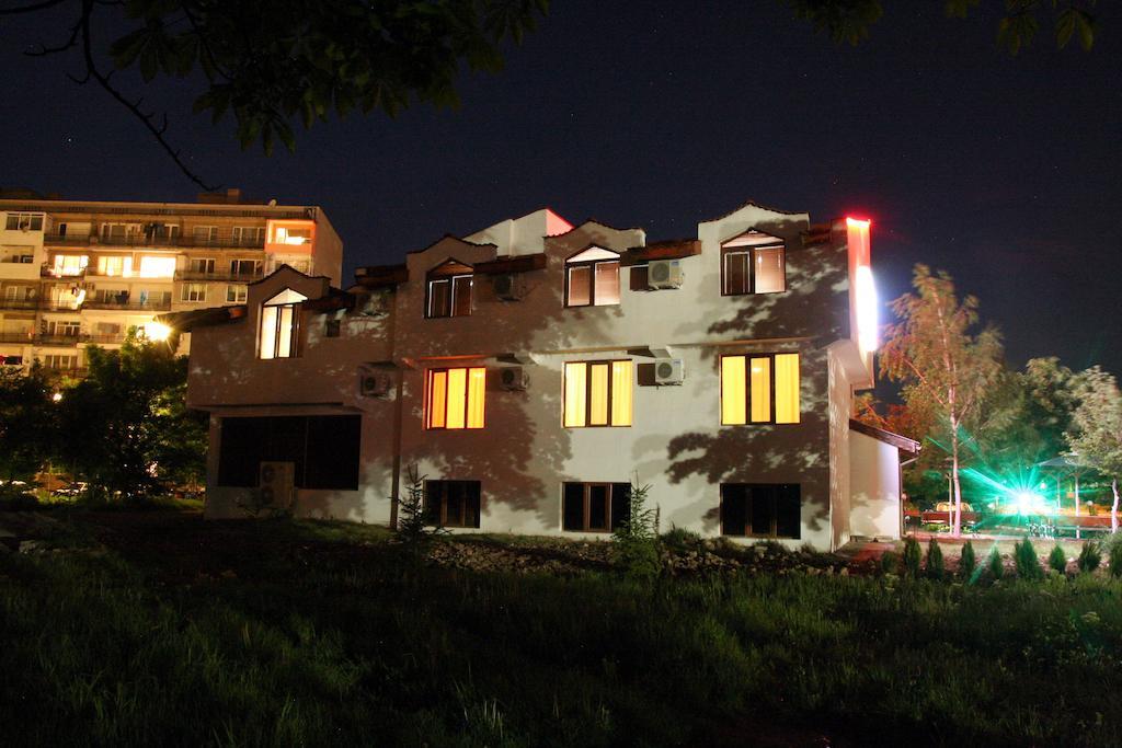 Interrum Hotel Razgrad Eksteriør bilde