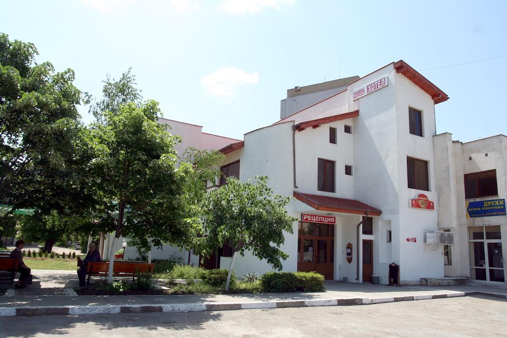 Interrum Hotel Razgrad Eksteriør bilde